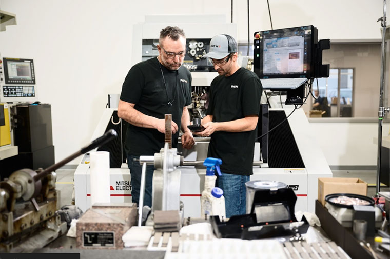 Path Machining technicians